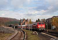 Ein weiteres Foto aus Bitburg Erdorf entstand am 30.10.2009. Hier verlässt der RE12075 nach Trier den Bahnhof.