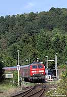 Mit dem RE 12083 aus Köln Deutz hat die 218 206 den Bahnhof Nettersheim erreicht. Ab hier geht es nun zweigleisig bis Blankenheim Wald. 22.9.09
