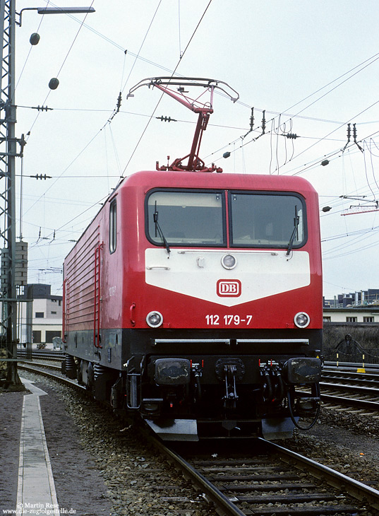 112 179 mit DB-Emblem, alter DB-Keks, in Koblenz Hbf