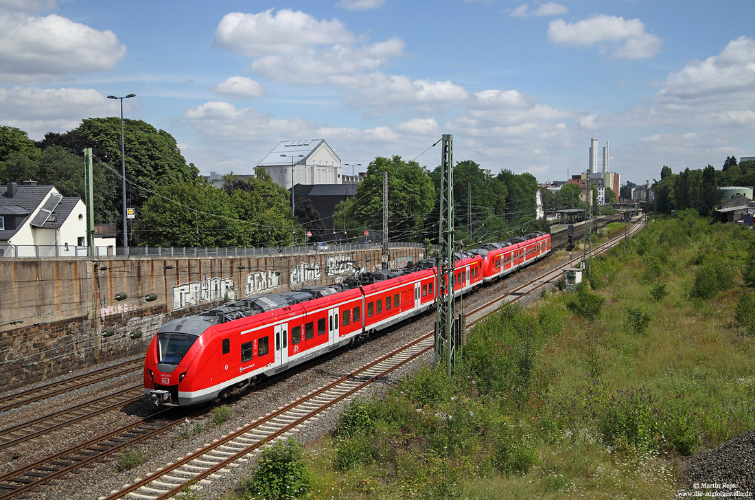 1440 326 als S8 am Haltepunkt Wuppertal-Barmen