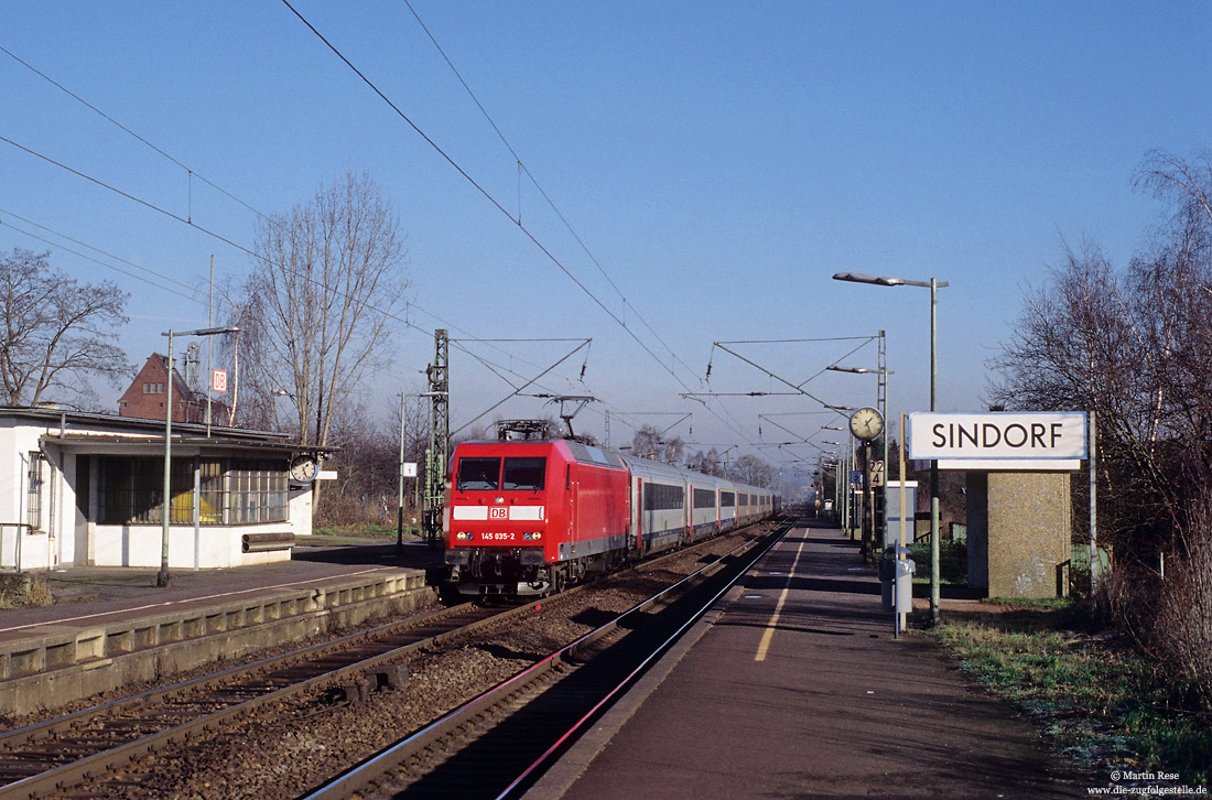 145 035 mit D424 Köln - Oostende im alten Bahnhof Sindorf