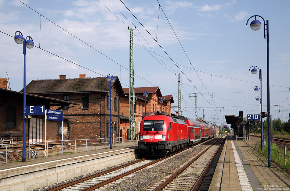 Mit dem RE37384 (Cottmus – Wismar) erreicht die Cottbusser 182 014 Lübbenau.