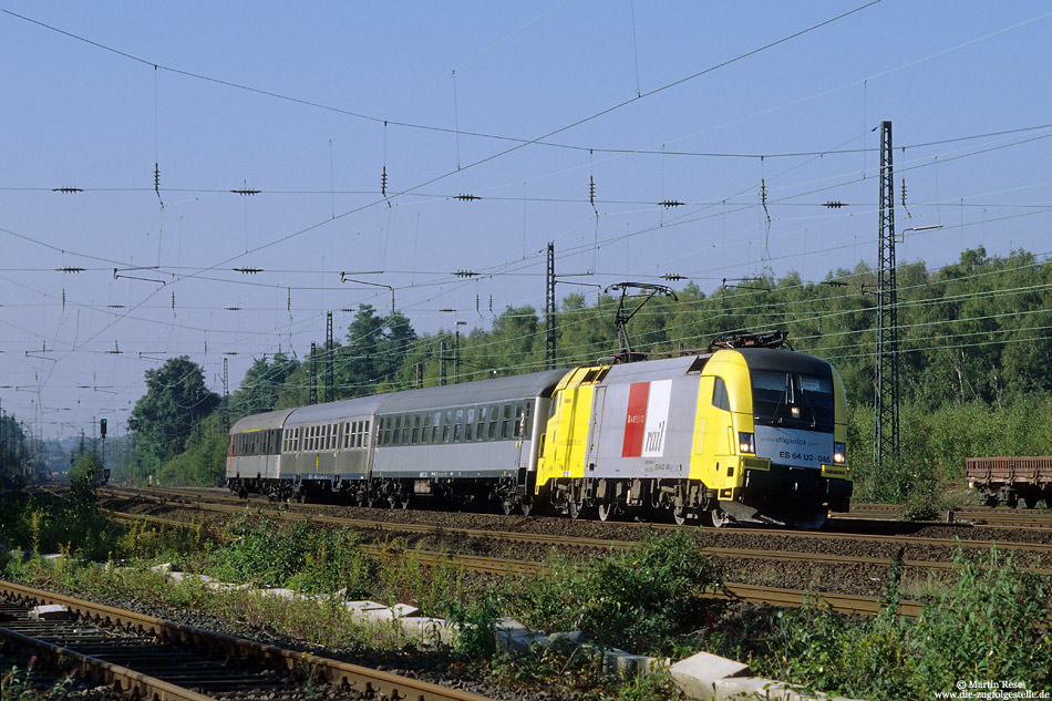 Abellio-Ersatzzug bespannt mit dem Taurus ES64 U2-045 bei Bochum Ehrenfeld