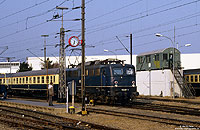 blaue 110 257 in Hannover Messebahnhof mit Behelfsstellwerk