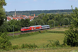 111 200 von GfF mit TRI-Ersatzzug bei Heidelsheim