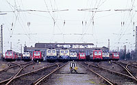 Abgestellte Lokomotiven der Baureihe 140 vor dem Schuppen im Bw Hamm