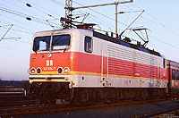 143 604 in grau/orange in Köln Worringen, eine der ersten Loks der Baureihe 143 im S-Bahn-Lack