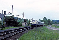 216 126 mit N8417 Gießen - Fulda am Haltepunkt Angersbach