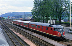 613 607 am 5.5.1985 im Bahnhof Ottbergen