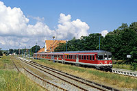 624 624 als führendes Fahrzeug einer vierteiligen 624-Einheit als UBB24961 im Bahnhof Zinnowitz.