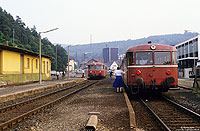 Zugkreuzung im Bahnhof Kettenbach auf der Aartalbahn
