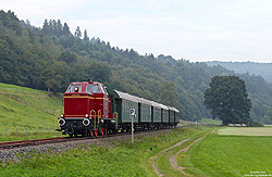 V65 001 der Osnabrücker Dampflokfreunde beim Streckenfest der Kurhessenbahn bei Schmidtlotheim im Edertal