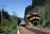 Wendezug mit der Baureihe 111 am ehemaligen Bahnhof Posthalde auf der Strecke Freiburg - Seebrugg