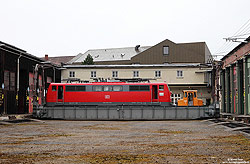 Am 20.7.2012 habe ich die Stuttgarter 111 029 auf der Schiebebühne im Bw Stuttgart Rosenstein fotografiert.