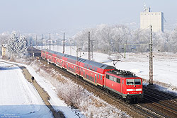 111 175 mit RE37713 Nürnberg - Augsburg bei Donauwörth