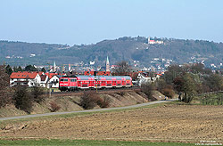 RE4258 München - Nürnberg, bespannt mit der Nürnberger 111 216 bei Neumarkt