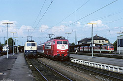 111 040 vom Bw München mit R3049 und 103 170 vom Bw Frankfurt mit IC 705 in Lichtenfels