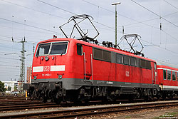 Die Aufnahme zeigt die 111 050 in Basel Bad Bf, 3.8.2011