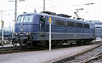 181 002 in blau im Bw Saarbrücken