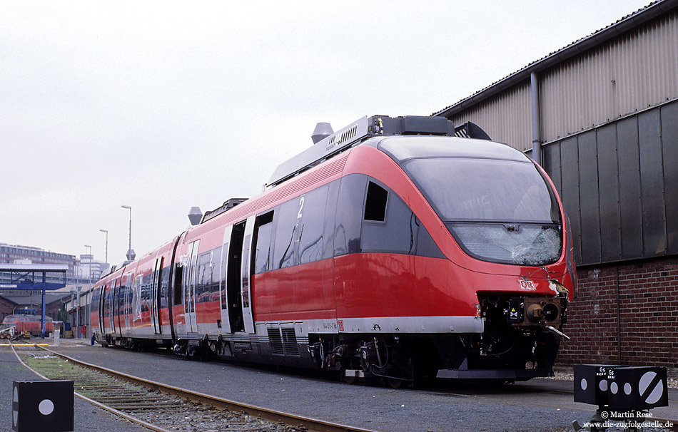 Ein frühes Ende fand der 644 015. Nach einer Flankenfahrt wurde der Triebwagen in Aachen abgestellt, wo er durch Brandstiftung stark beschädigt wurde. Im Januar 2000 stand dieser Zug für einige Tage in Köln Deutzerfeld abgestellt, bevor er nach Kassel geschleppt und dort verschrottet wurde. 13.1.2000