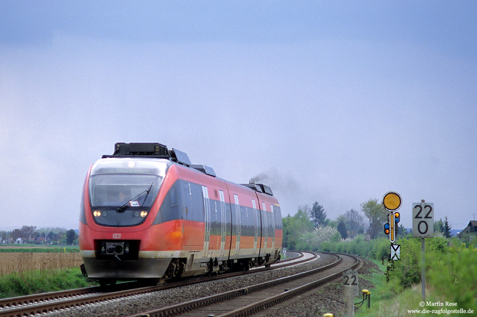 Nicht mehr im Bestand befindet sich der 644 020! Am 6.4.2006 wurde dieser Zug bei einem Motorbrand im Königsforst stark beschädigt und daraufhin ausgemustert. Der nicht beschädigte Teil des Zuges (644 020 und 944 020) wurden beim  Bau des 
