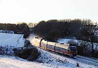 Es gehörte schon Enthusiasmus dazu, in der Kälte des 6.1.2009 auszuharren, um bei Scheven den 644 056 im letzten Licht des Tages zu fotografieren.