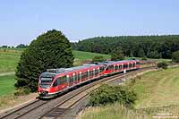 Auf dem Weg von Köln Deutz nach Gerolstein hat der aus dem 644 031 und 006 gebildete RE11401 soeben den Scheitelpunkt der Eifelstrecke passiert und rollt nun ohne viel Mühe dem nächsten Halt Dahlem entgegen. 4.8.2009 

