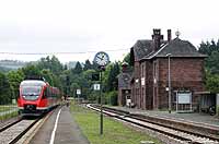 Auf dem Weg von Trier nach Köln Deutz legt der 644 560 in Philippsheim einen kurzen Halt ein. 29.8.2008