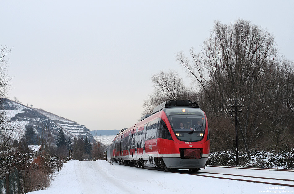 644 042 fotografiert im Schnee zwischen Heimersheim und Bad Neuenahr. 28.12.2010