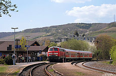 218 137 im Bahnhof Ahrweiler mit der RB12721