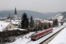 628 468 fährt im Schnee bei Ahrweiler Markt nach Remagen