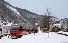 643 047 am Haltepunkt Ahrbrück im Schnee