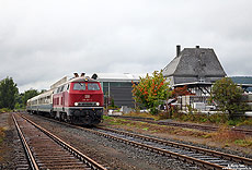 218 387 der Kurhessenbahn beim Kurhessenbahnfest 2015 im Bahnhof Allendorf