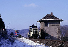 260 587 auf dem Weg durch das Sauerland zum Aw Kassel passiert die ehemalige Blockstelle Diemelbrücke