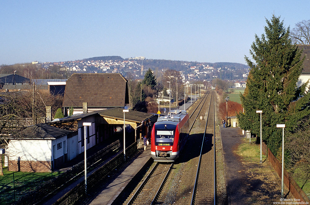 Als RB12497 (Fröndenberg - Neuenrade) hat der 640 007 Bösperde erreicht. 15.1.2001 