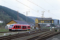 640 008 im Bahnhof Finnentrop mit Reiterstellwerk