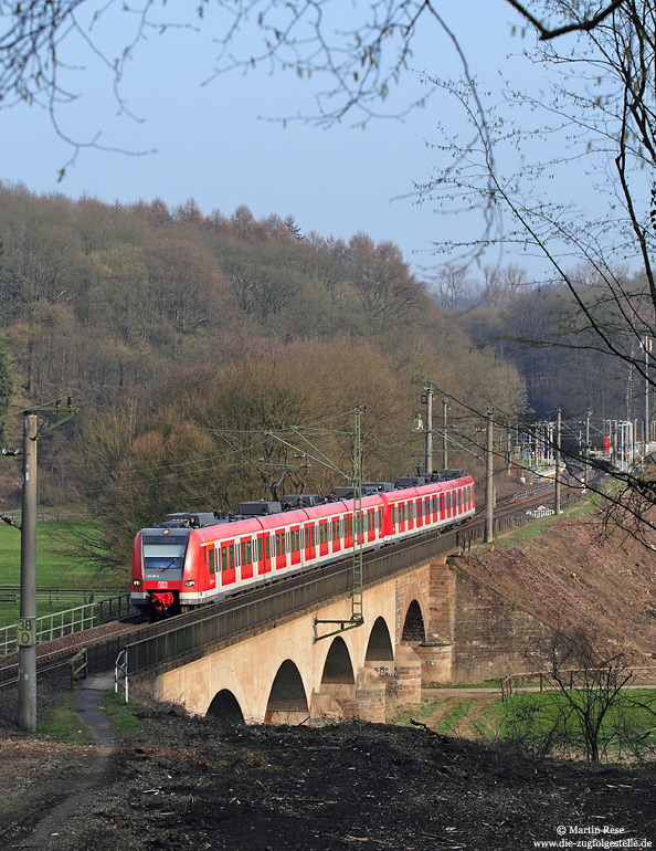 123 291 als S12 auf der Siegbrücke bei Merten
