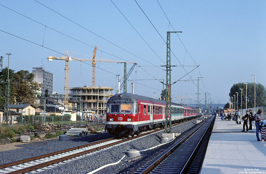 Wendezug als S12 an den neuen Bahnsteigen im Bahnhof Siegburg während der Bauarbeiten