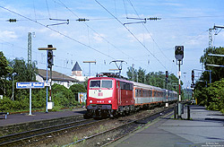 orientrote 111 116 mit aus CityBahn-Wagen gebildeter S12 im Bahnhof Troisdorf vor dem Umbau