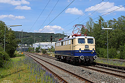 E10 1239 alias 110 239 als Lz im Bahnhof Niederschelden auf der Siegstrecke