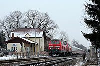 Zwei Loks der Baureihe 218 (218 456 und 487) ziehen am 27.1.2010 den IC119 durch Oberzell.