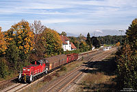 Der goldene Oktober machte am 6.10.2010 seinem Namen alle Ehre. Mit der 294 721 als Zuglok rollt der FZT56247 durch Bad Schussenried. 