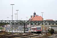 Als RB22620 (Biberach Süd – Ulm Hbf) verlässt der 628 346 den Bahnhof Biberach. 14.11.2008
