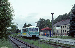 772 201 der UBB auf der Insel Usedom im Bahnhof Peenemünde Dorf