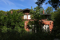 Empfangsgebäude des ehemaligen Bahnhofs Dargen auf der Insel Usedom