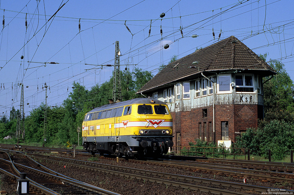 Mit der Abstellung der 226 130 und 131 endeten am 1.7.2005 die letzten 216-Einsätze bei der Deutschen Bahn. Neben vier Museumslokomotiven stehen noch einige Lokomotiven dieser Baureihe bei Privatbahnen im In- und Ausland im Einsatz. Das Gleisbauunternehmen 