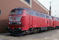 Bahnräumer stehen der V160 gut zu "Gesicht". Im Bw Osnabrück habe ich am 9.8.1996 die orientrote 216 081 angetroffen.