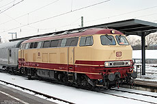 Im Jahr 1970 wurden die beiden 217-Prototypen, 217 001 und 002, zu Bremslokomotiven umgebaut und unterstanden fortan dem BZA München. Anlässlich der Hauptuntersuchung im Januar 2003 wurden die 217 001rot/beige lackiert. Karlsruhe Hbf, 13.2.2010
Im Mai 2013 wurde die Lok ausgemustert und befindet sich nun in der SVG Eisenbahnerlebniswelt in Horb.
