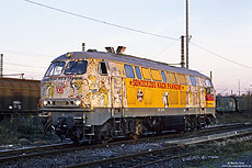 Am 3.10.2002 fuhr die entsprechend beklebte 218 212 mit einem „Sonderzug aus Pankow“ zu den Festveranstaltungen zum Tag der Deutschen Einheit nach Magdeburg. Drei Jahre später, am 28.11.2006, stand die „Lindenberg-Lok“ mit Motorschaden in Troisdorf abgestellt.