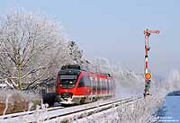Bei Kaiserwetter passiert der 644 029 das südliche Einfahrsignal des Bahnhofs Weilerswist. 6.1.2009